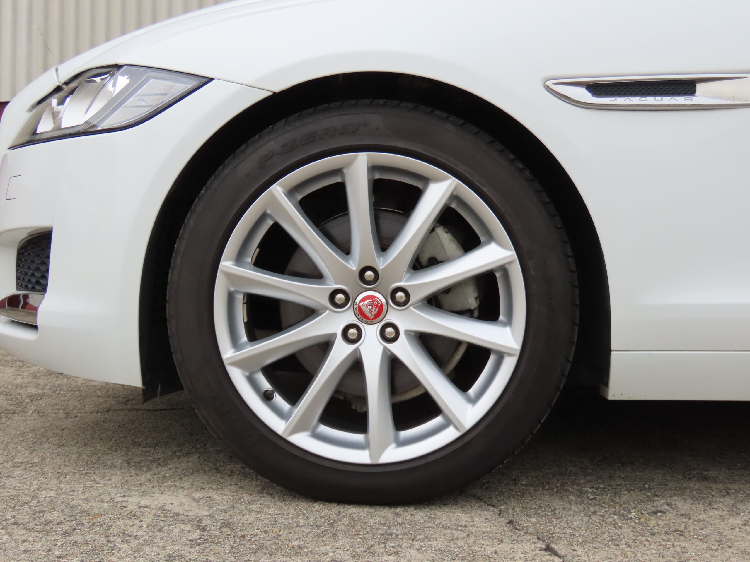 XJ純正１９アルミホイール